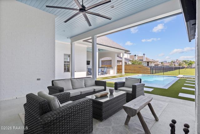 110 Rattan Way, Youngsville, LA 70592