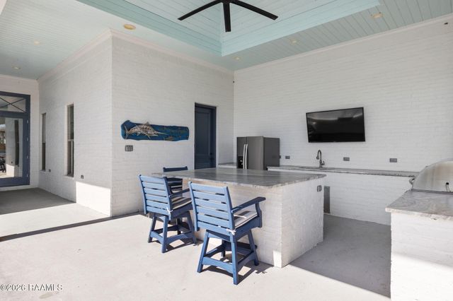 110 Rattan Way, Youngsville, LA 70592
