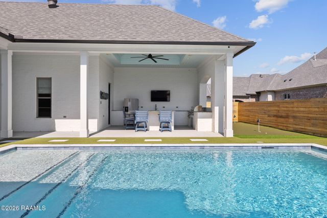 110 Rattan Way, Youngsville, LA 70592