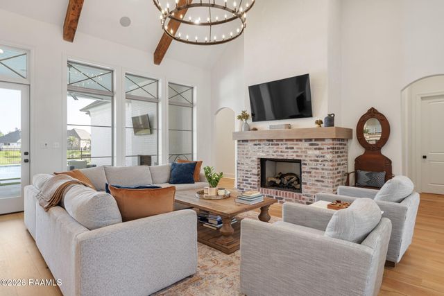 110 Rattan Way, Youngsville, LA 70592