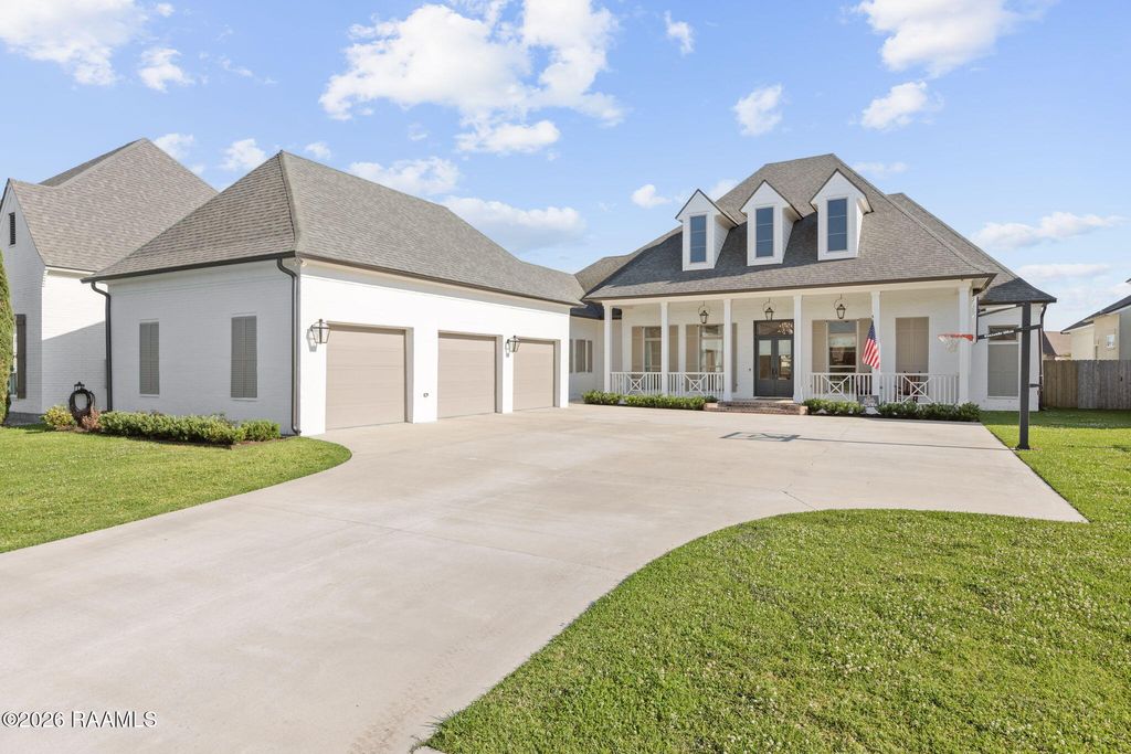110 Rattan Way, Youngsville, LA 70592