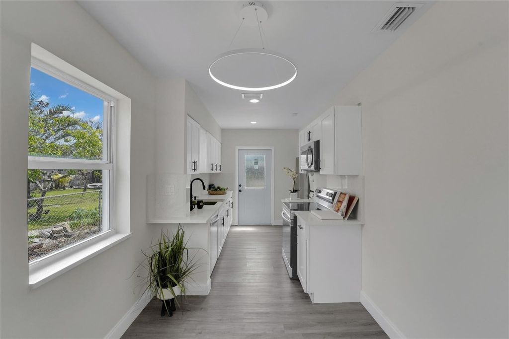 1532 NW 1st Avenue, Fort Lauderdale, FL 33311