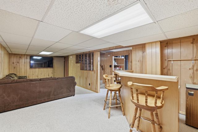 2447 Minnehaha Avenue E, Maplewood, MN 55119