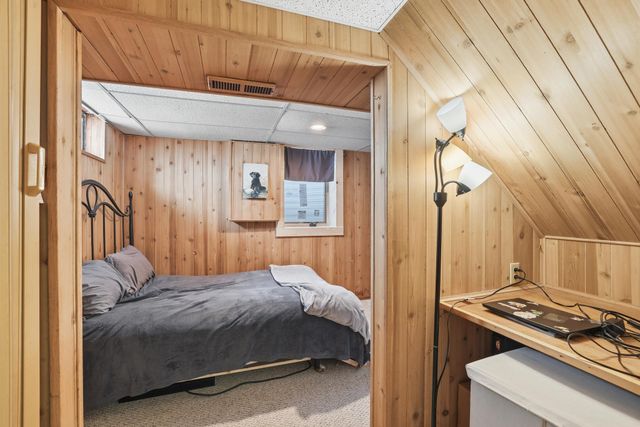 2447 Minnehaha Avenue E, Maplewood, MN 55119