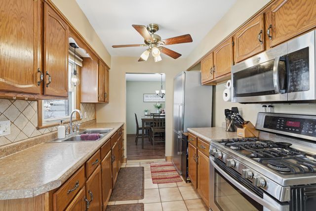 2447 Minnehaha Avenue E, Maplewood, MN 55119