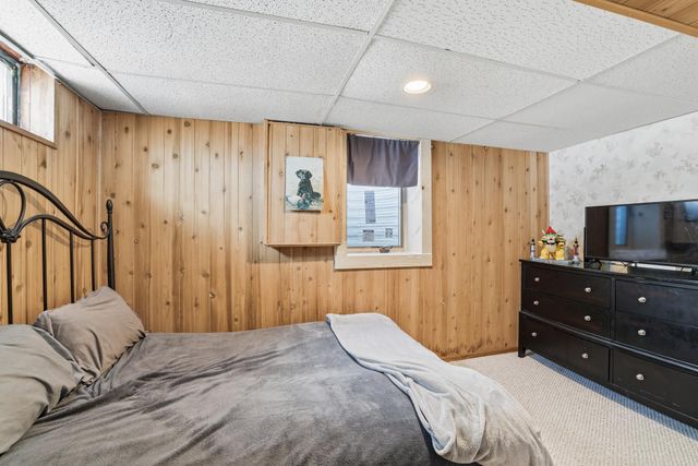 2447 Minnehaha Avenue E, Maplewood, MN 55119