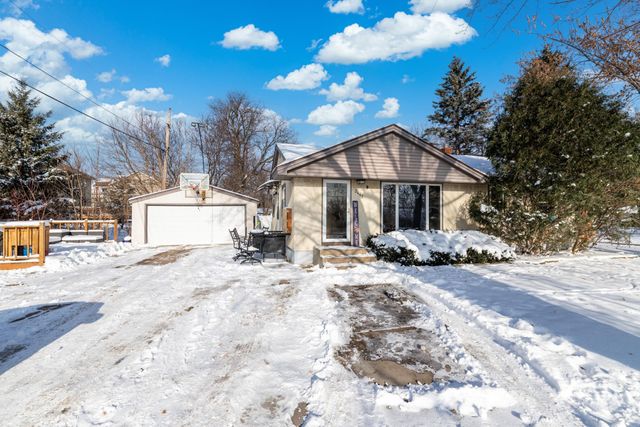 2447 Minnehaha Avenue E, Maplewood, MN 55119