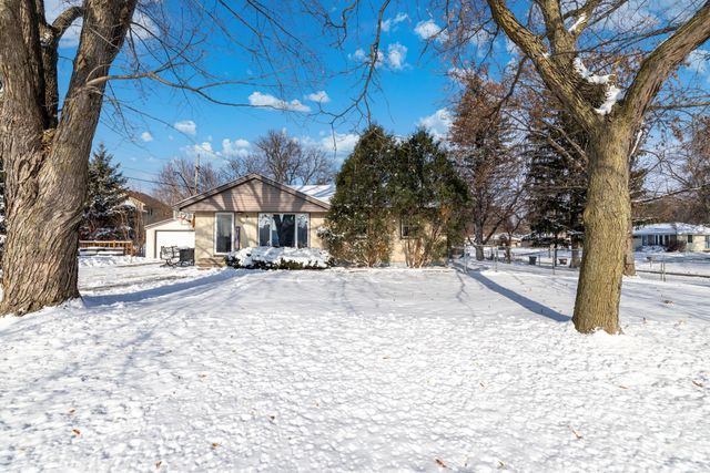 2447 Minnehaha Avenue E, Maplewood, MN 55119