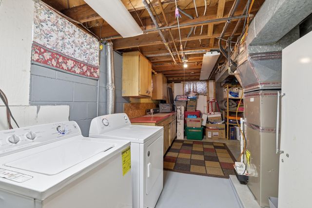 2447 Minnehaha Avenue E, Maplewood, MN 55119