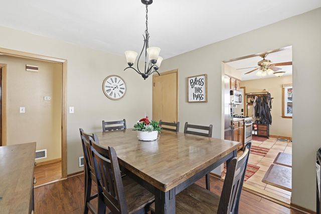 2447 Minnehaha Avenue E, Maplewood, MN 55119