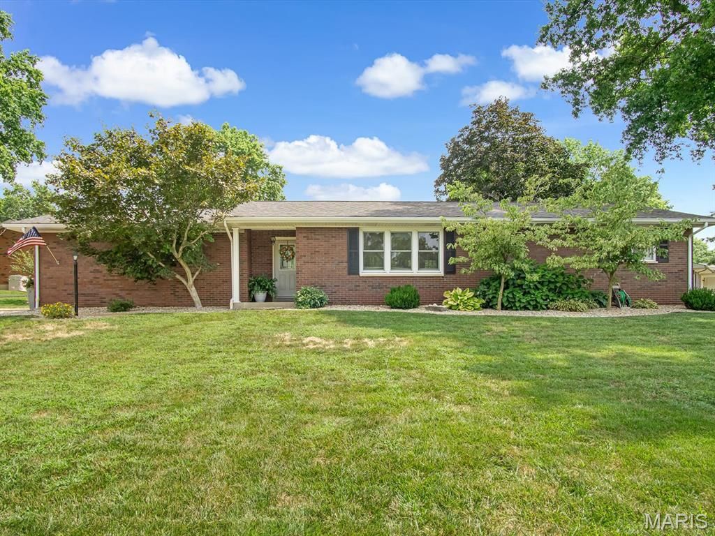 405 Sycamore Avenue, Waterloo, IL 62298