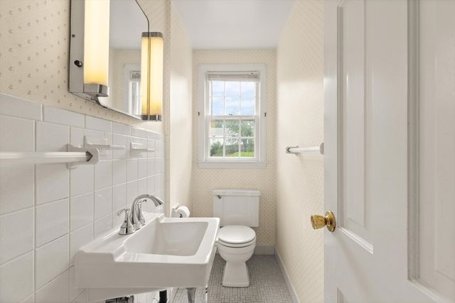 44 Pennsylvania Ave., Reading, MA 01867