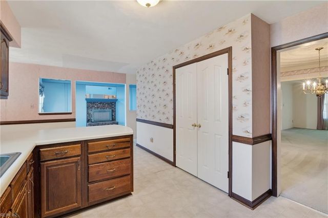 1800 Clearwater CT, Newport News, VA 23602