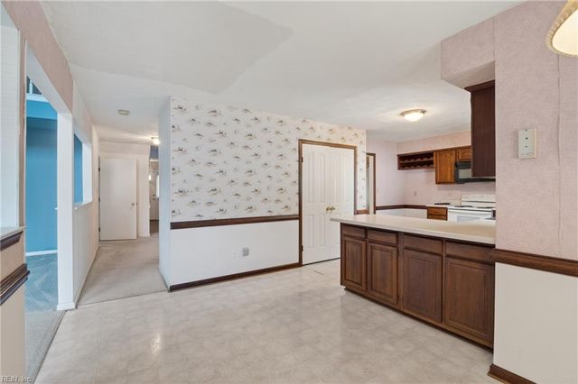 1800 Clearwater CT, Newport News, VA 23602