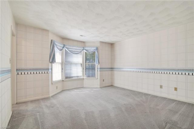 1800 Clearwater CT, Newport News, VA 23602