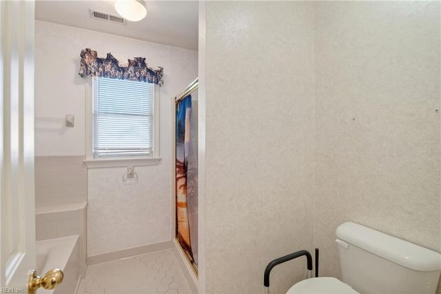 1800 Clearwater CT, Newport News, VA 23602