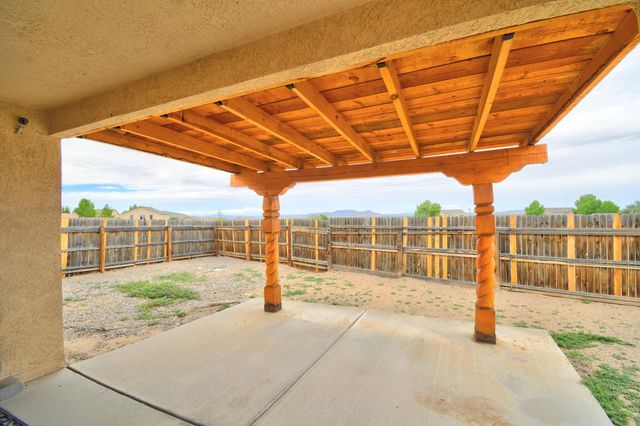 4 AVENIDA SERENO Place, Los Lunas, NM 87031