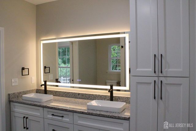 120 Forest Drive, Piscataway, NJ 08854