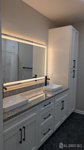 120 Forest Drive, Piscataway, NJ 08854