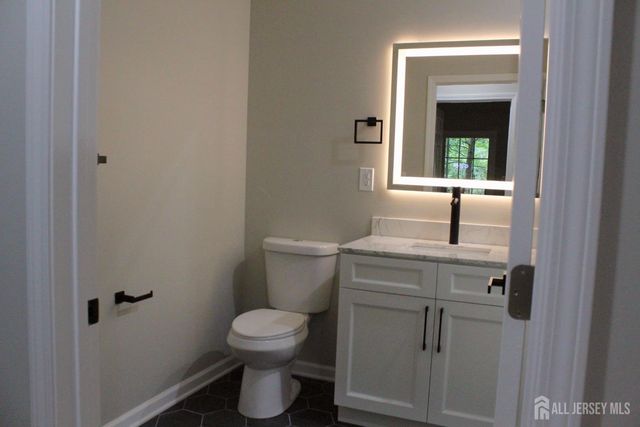 120 Forest Drive, Piscataway, NJ 08854