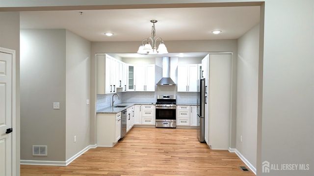 120 Forest Drive, Piscataway, NJ 08854