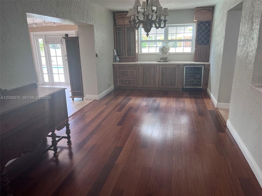 Image 24 of property listing at 880 Azalea Ct, Plantation, FL 33317