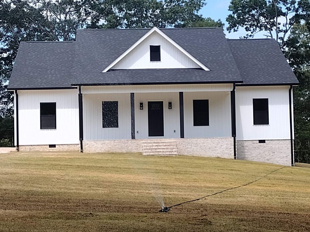 375 HAWTHORNE LN, Savannah, TN 38372