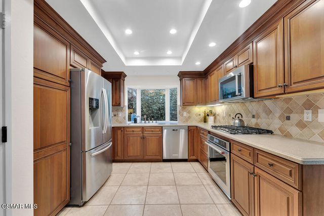 16 Valley Crest Road, Simi Valley, CA 93065