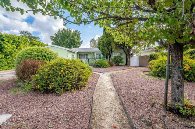 6040 Laurelgrove Avenue, North Hollywood, CA 91606