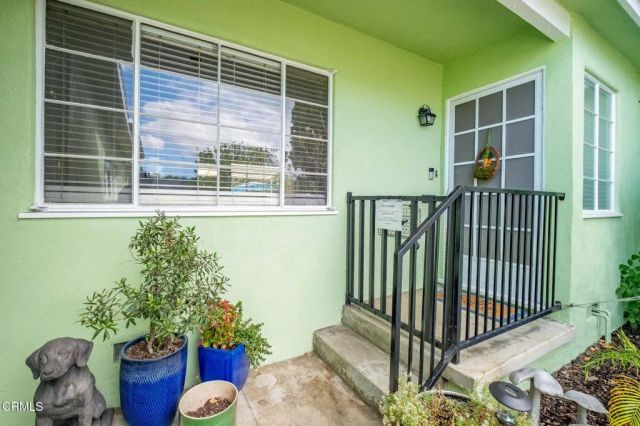 6040 Laurelgrove Avenue, North Hollywood, CA 91606