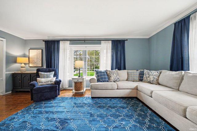 53281 Oakton Drive, South Bend, IN 46635