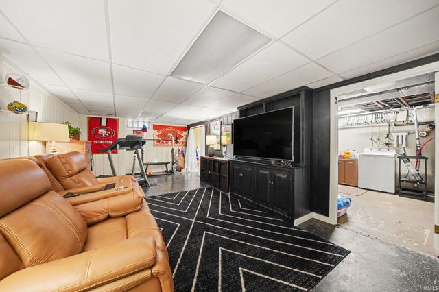 53281 Oakton Drive, South Bend, IN 46635