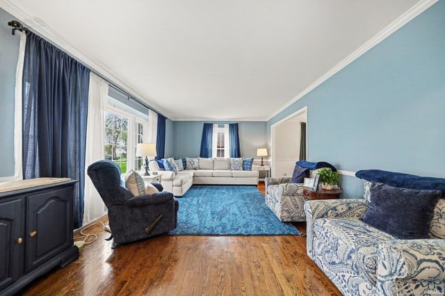 53281 Oakton Drive, South Bend, IN 46635