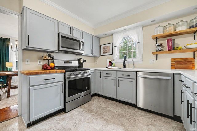 53281 Oakton Drive, South Bend, IN 46635