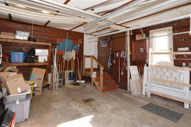 601 N Kalamazoo Street, Paw Paw, MI 49079