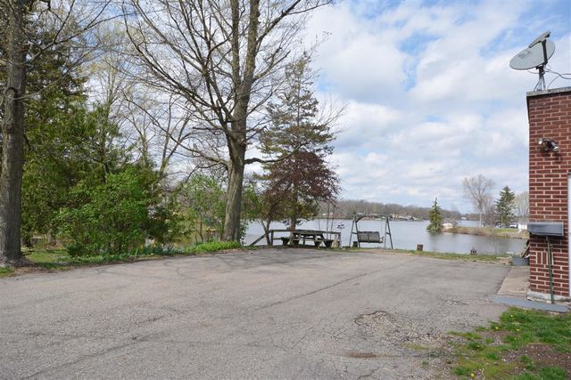 601 N Kalamazoo Street, Paw Paw, MI 49079