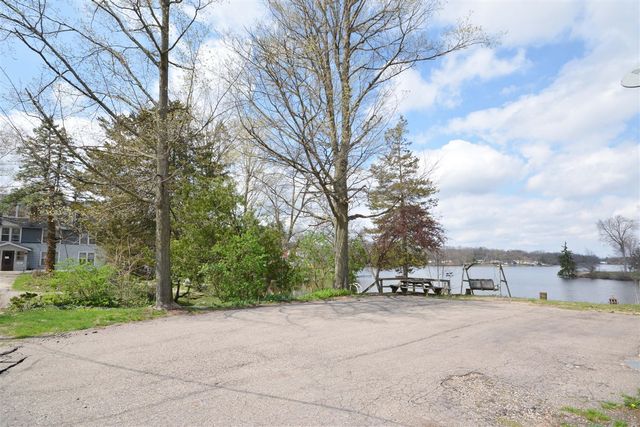 601 N Kalamazoo Street, Paw Paw, MI 49079