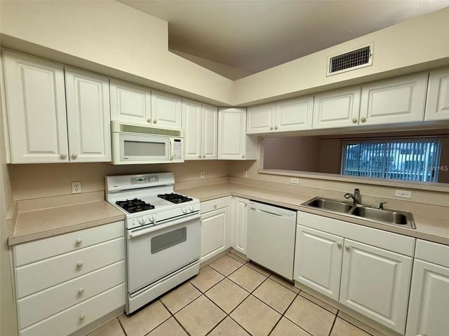 4683 WINSTON LANE N 30, Sarasota, FL 34235