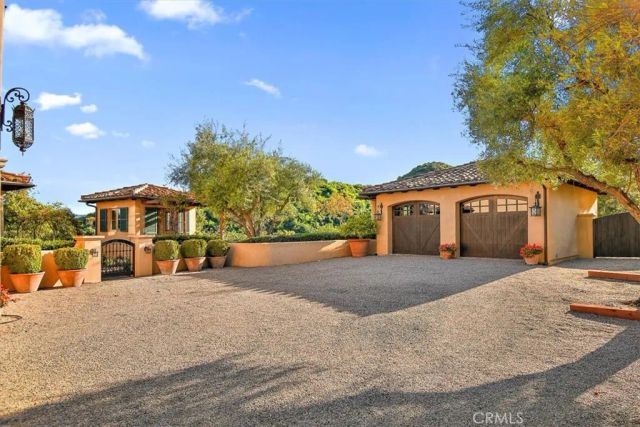 2835 Hermitage Road, Ojai, CA 93023