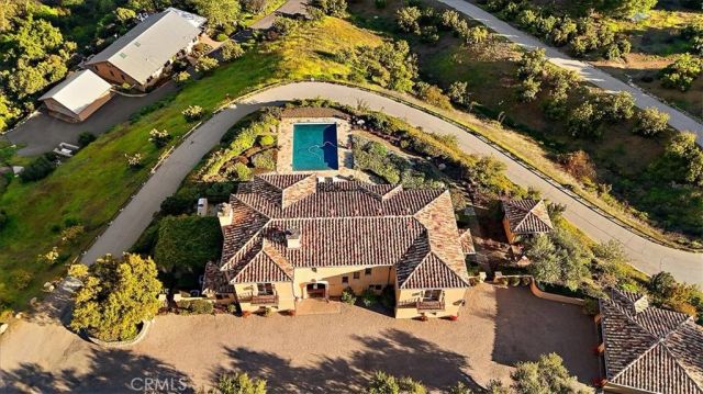 2835 Hermitage Road, Ojai, CA 93023