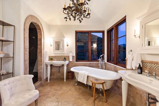 2835 Hermitage Road, Ojai, CA 93023