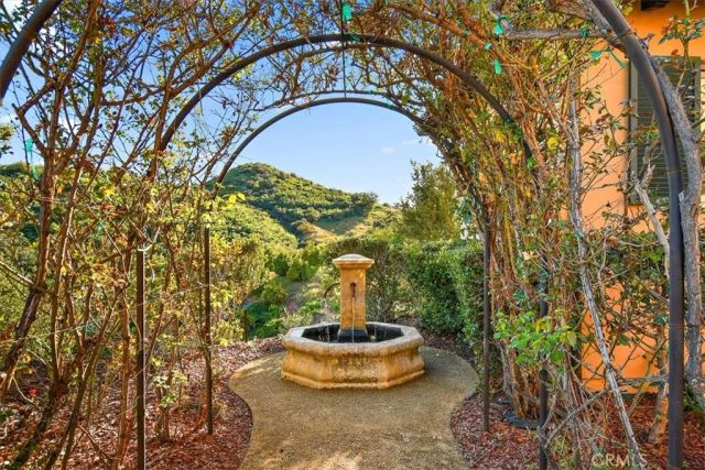 2835 Hermitage Road, Ojai, CA 93023