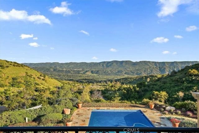 2835 Hermitage Road, Ojai, CA 93023
