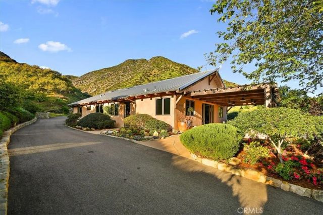 2835 Hermitage Road, Ojai, CA 93023