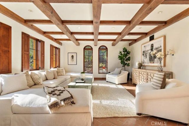 2835 Hermitage Road, Ojai, CA 93023