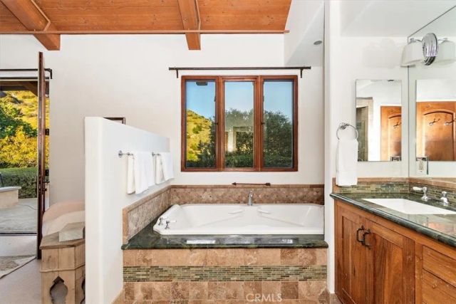 2835 Hermitage Road, Ojai, CA 93023