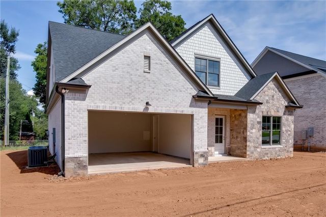 11 Stonehedge Drive, Buford, GA 30518