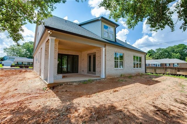 11 Stonehedge Drive, Buford, GA 30518
