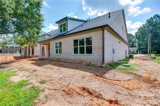 11 Stonehedge Drive, Buford, GA 30518