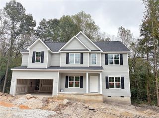 203 Appaloosa Drive, Spring Lake, NC 28390